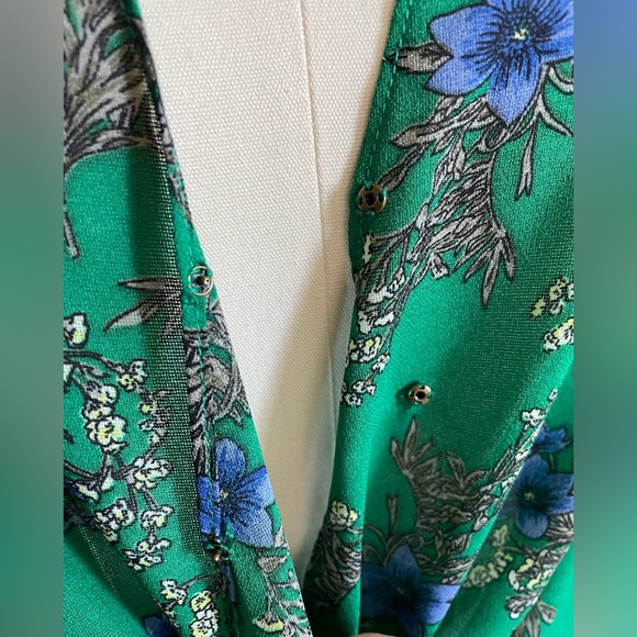 NWOT Heartloom brand blouse sold on Revolve, size small. - Picture 8 of 8